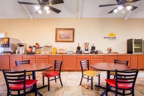 Days Inn by Wyndham St. George - image 27