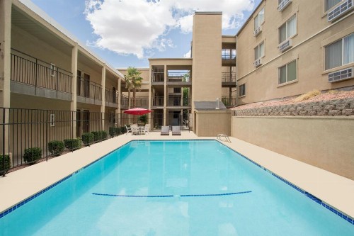 Days Inn by Wyndham St. George - image 30