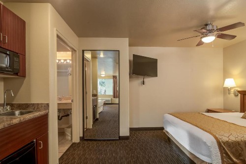 St. George Inn and Suites - image 27