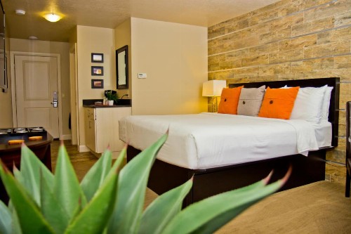 Inn On The Cliff - image 19
