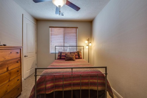 3BD/2B Sunset Views in the Desert - image 8