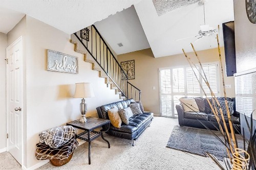 Penthouse at the Village - image 10