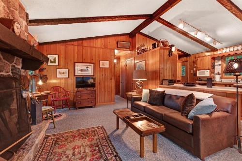CREEKSIDE - image 3