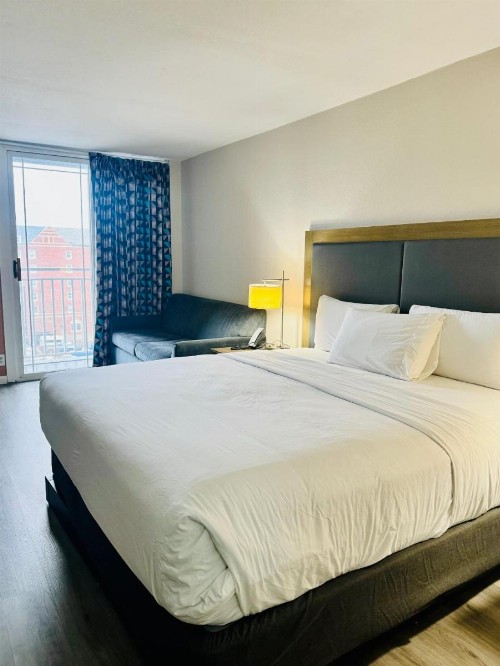 Silver Beach Hotel - image 19