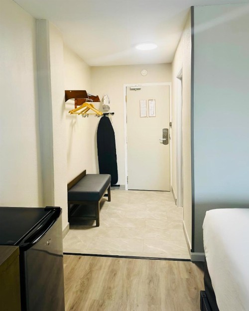 Silver Beach Hotel - image 23