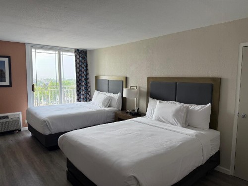 Silver Beach Hotel - image 34