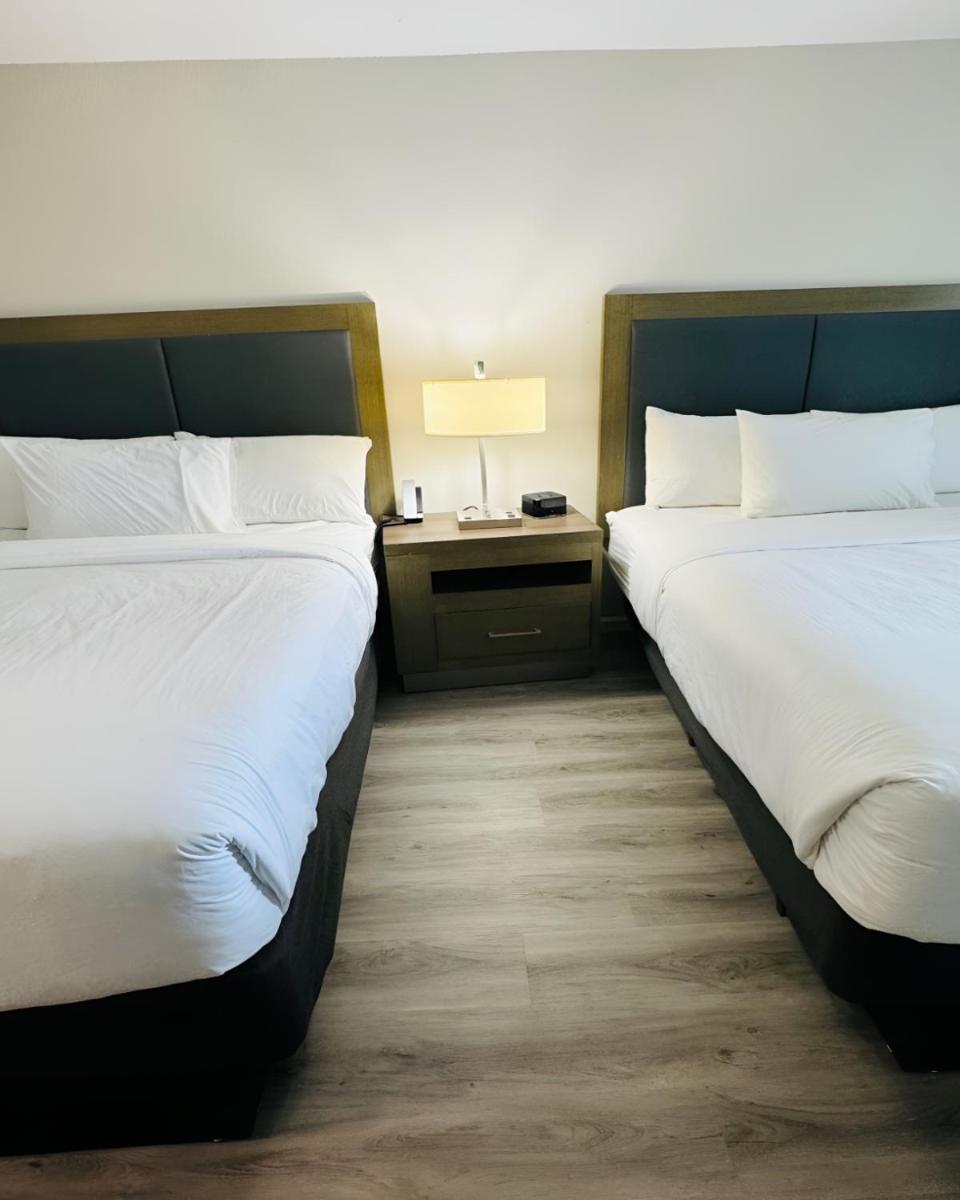 Silver Beach Hotel - image 6