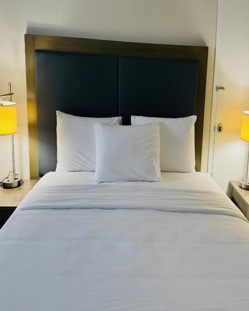 Silver Beach Hotel - image 9