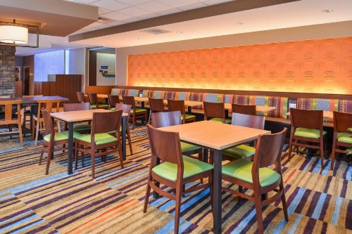 Fairfield Inn & Suites by Marriott St. Joseph - image 24