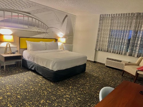 Hotel RL St Louis Airport - image 10