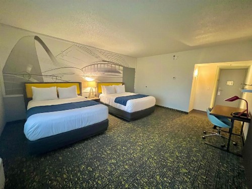 Hotel RL St Louis Airport - image 12