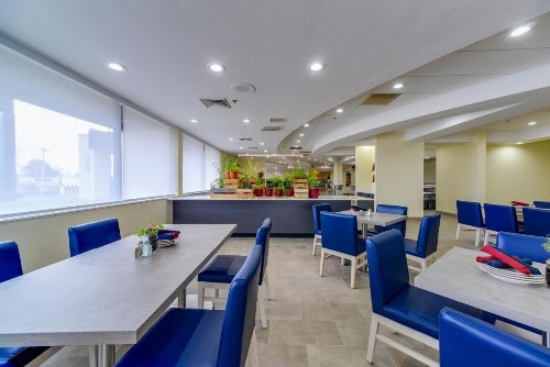 Hotel RL St Louis Airport - image 17