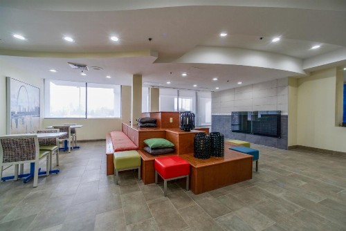 Hotel RL St Louis Airport - image 18
