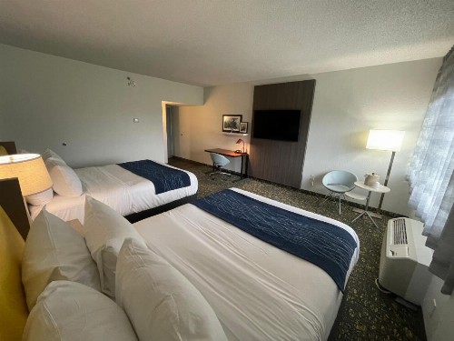 Hotel RL St Louis Airport - image 2