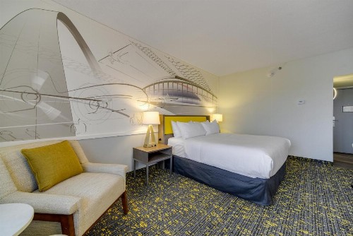 Hotel RL St Louis Airport - image 22