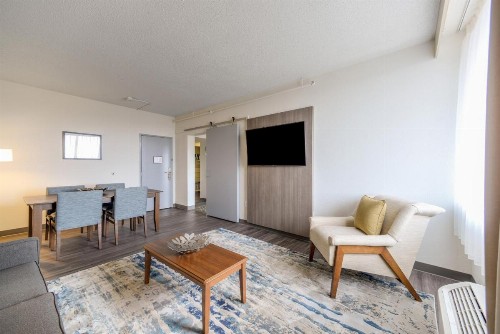 Hotel RL St Louis Airport - image 29