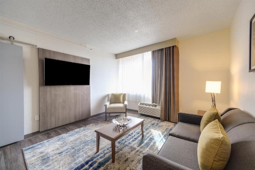 Hotel RL St Louis Airport - image 30
