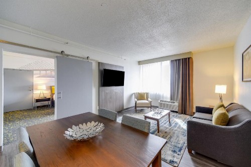 Hotel RL St Louis Airport - image 31