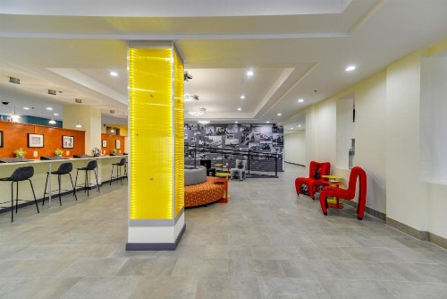 Hotel RL St Louis Airport - image 36