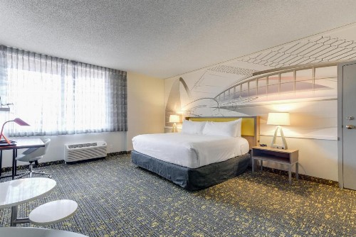 Hotel RL St Louis Airport - image 45
