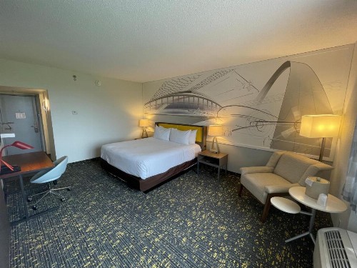 Hotel RL St Louis Airport - image 50