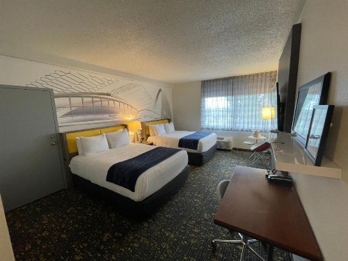 Hotel RL St Louis Airport - image 7