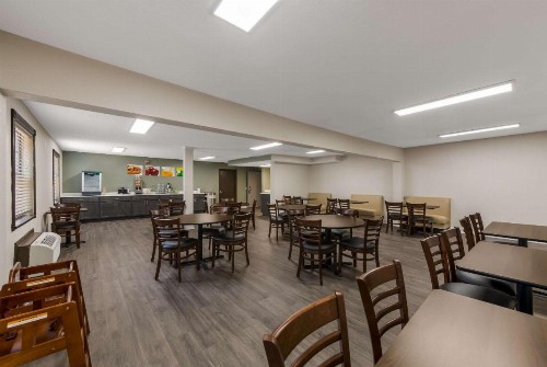 Quality Inn Airport - image 29