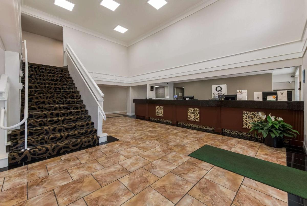 Quality Inn Airport - image 6