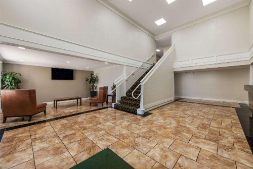 Quality Inn Airport - image 8