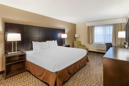 Best Western St. Louis Inn - image 25