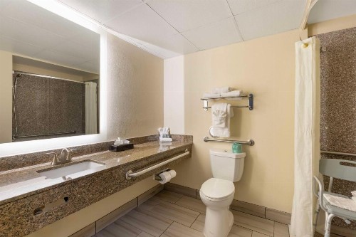 Best Western St. Louis Inn - image 3