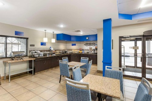 Best Western St. Louis Inn - image 36