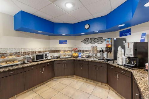 Best Western St. Louis Inn - image 37