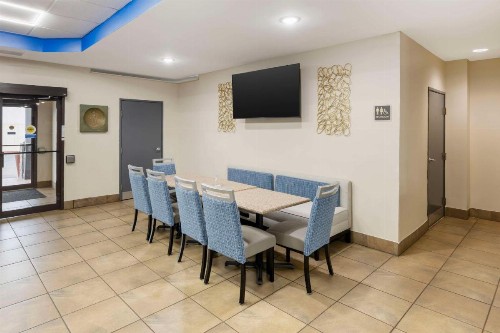 Best Western St. Louis Inn - image 5