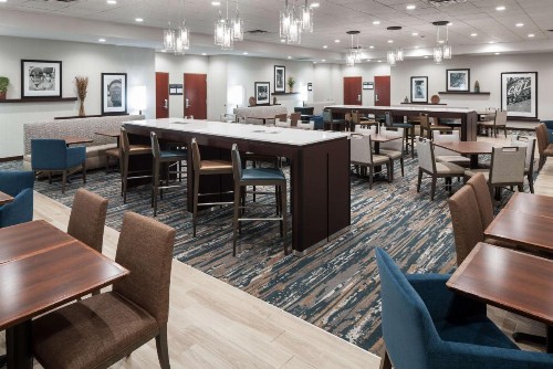 Hampton Inn St Louis- at the Arch - image 14