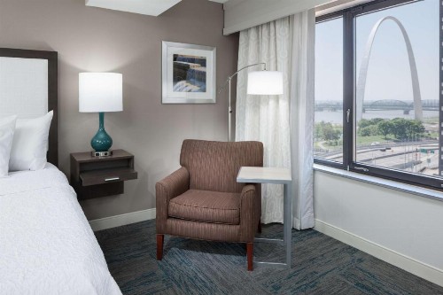 Hampton Inn St Louis- at the Arch - image 32