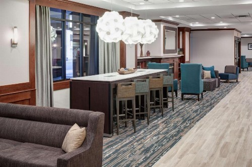 Hampton Inn St Louis- at the Arch - image 9