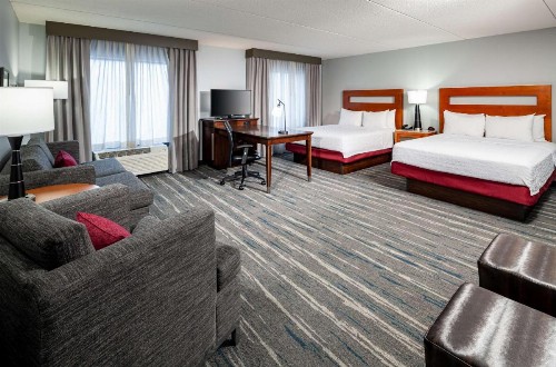 Hampton Inn & Suites St. Louis at Forest Park - image 34