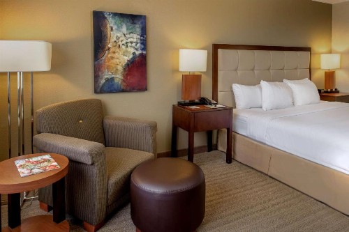 DoubleTree by Hilton St. Louis at Westport - image 10