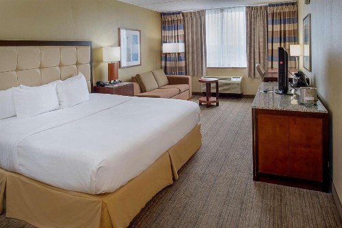 DoubleTree by Hilton St. Louis at Westport - image 18