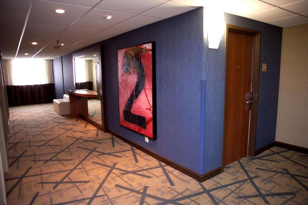 DoubleTree by Hilton St. Louis at Westport - image 4