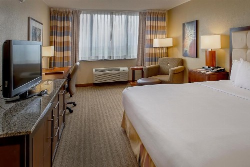 DoubleTree by Hilton St. Louis at Westport - image 42