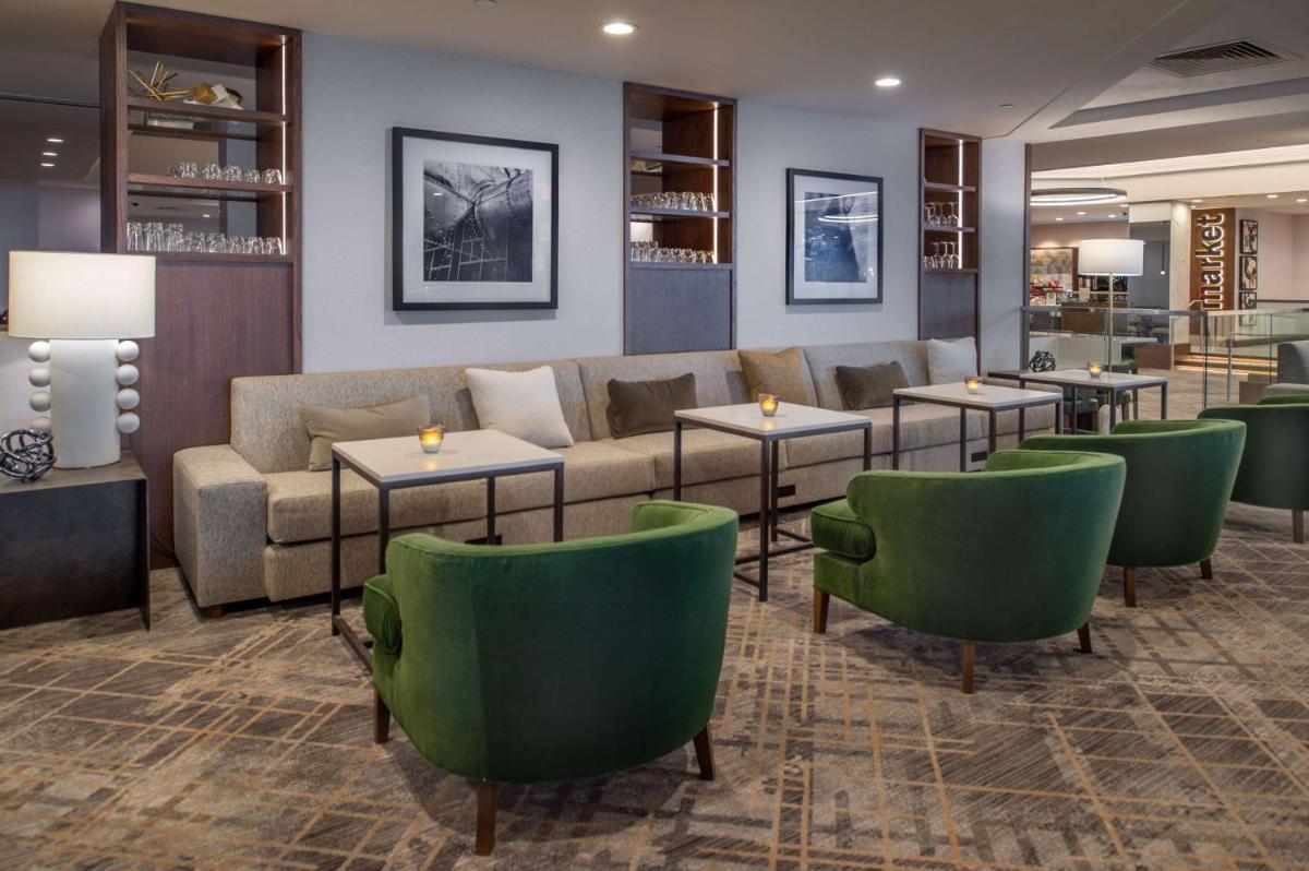 Hilton St. Louis Airport - image 4