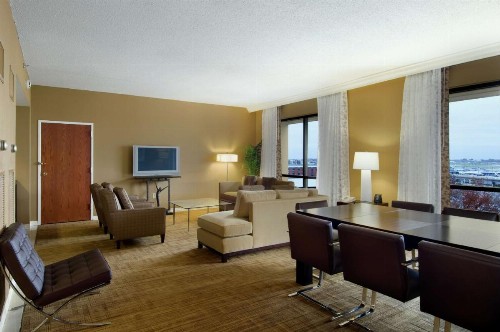 Hilton St. Louis Airport - image 43