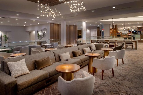 Hilton St. Louis Airport - image 7