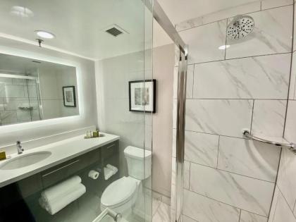 DoubleTree by Hilton St. Louis Airport MO - image 14