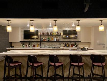 DoubleTree by Hilton St. Louis Airport MO - image 9