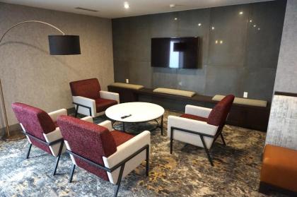 DoubleTree by Hilton St. Louis Airport MO - image 12