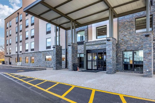 Days Inn by Wyndham St. Louis Lindbergh Boulevard - image 23