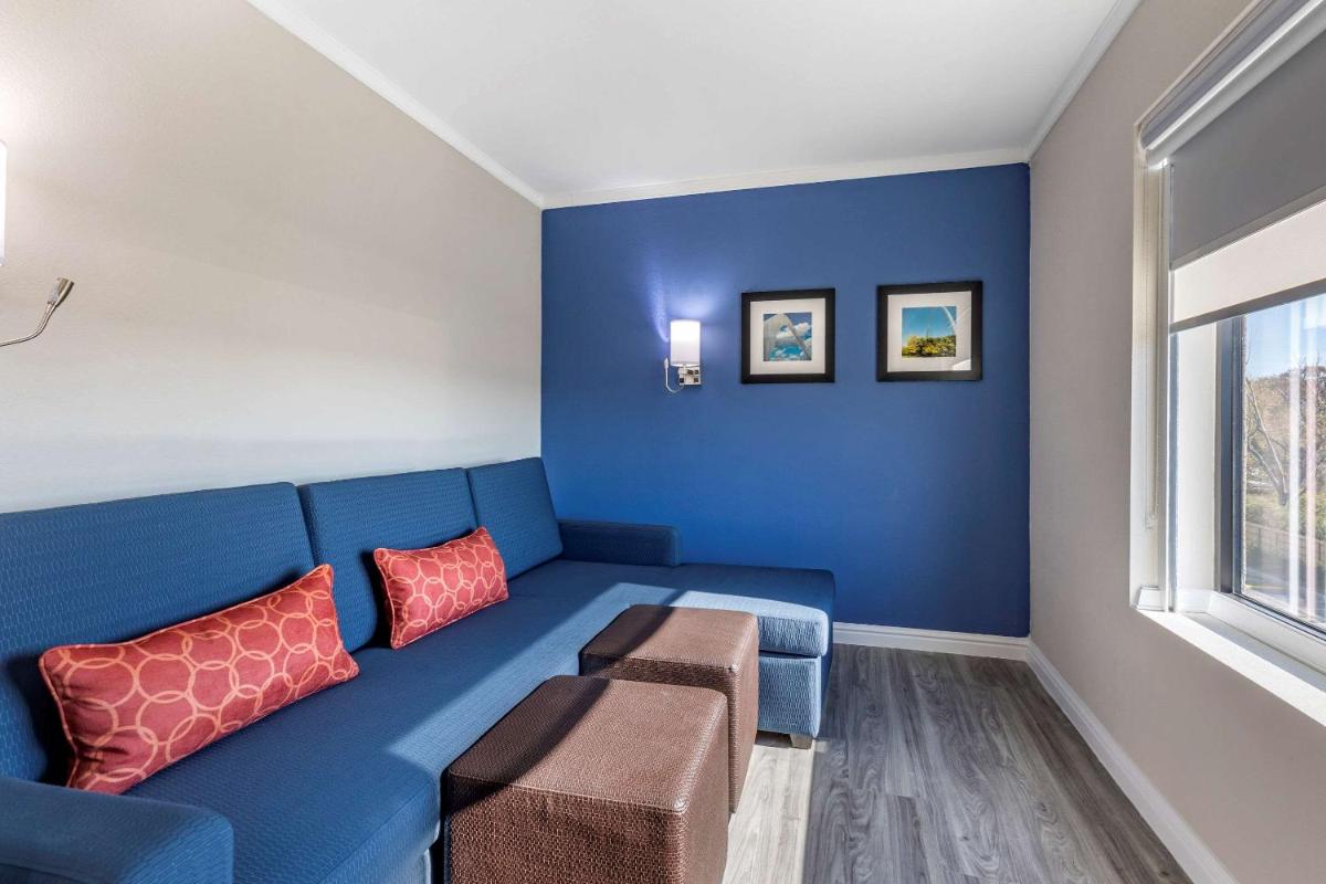 Days Inn by Wyndham St. Louis Lindbergh Boulevard - image 6